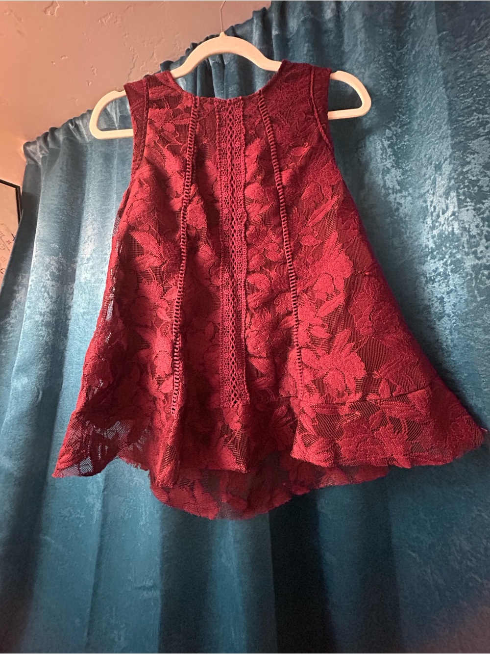 Xhilaration Burgundy Lace Sleeveless Flare Top